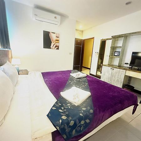 The Shades Hotel 50 Meter Beach Front Patong Exterior foto